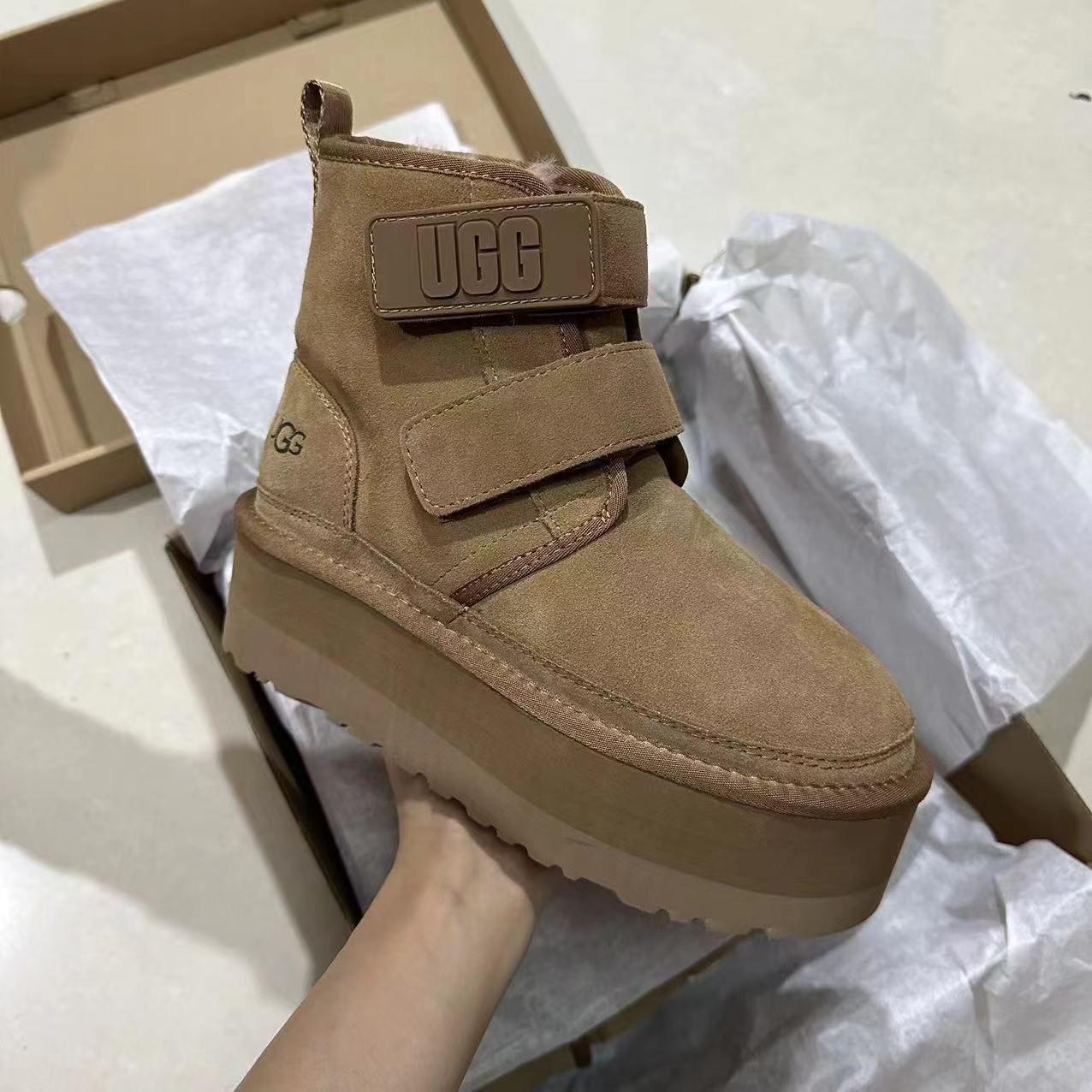 新品未使用 】 UGG アグ ブーツ ムートンブーツ ニューメル