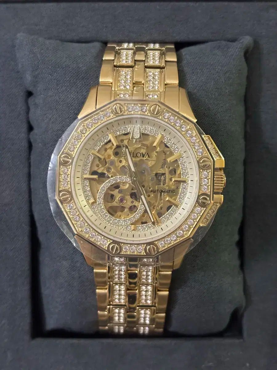 BULOVA ブローバ オクタバ キュービック 時計