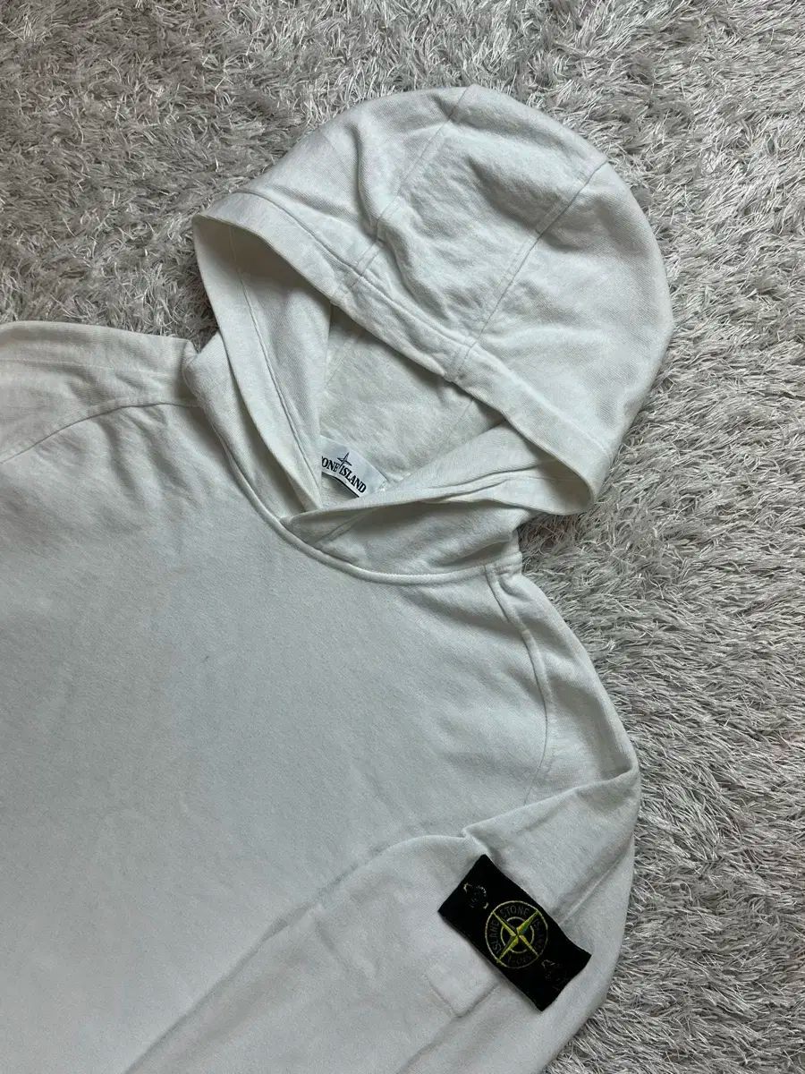 L 百貨店販売モデル STONE ISLAND ストーンアイランド フード付きTシャツ 白
