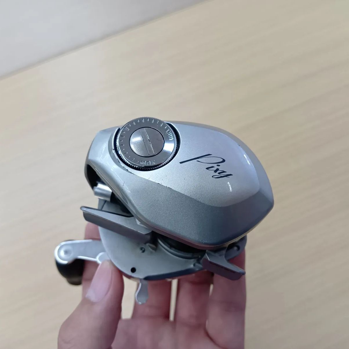 Daiwa ダイワ　リベルトピクシー　シルバーマイカ　右ハンドル 正規 品アウトドア・釣り・旅行用品 - ダイワ リベルトピクシー