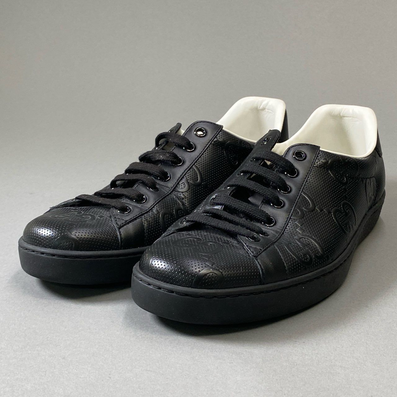 4i30 《美品》 GUCCI グッチ GGエンボス レザースニーカー 4i30 《美品》 GUCCI グッチ GGエンボス レザースニーカー