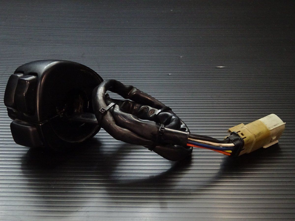 ハーレー スポーツスター XL883-I 純正 スイッチボックス 左 ♪ E5191