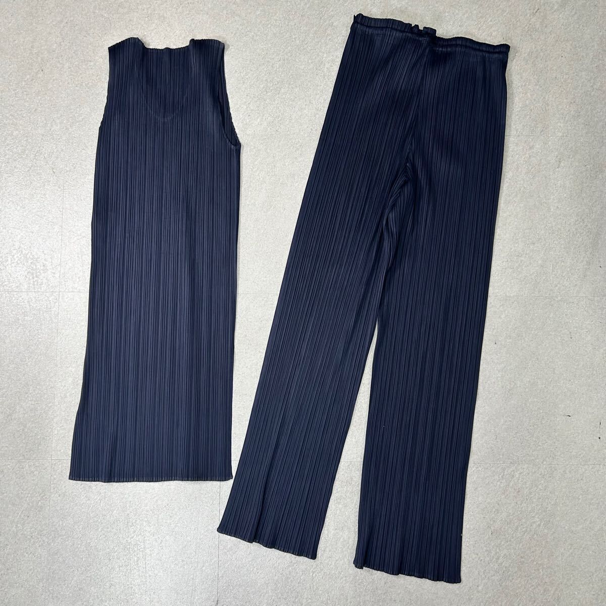 プリーツプリーズのノースリーブのセットアップ プリーツプリーズ