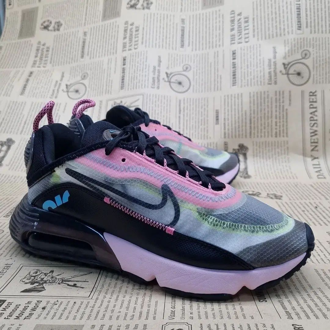 NIKE(ナイキ) エア 2090 レディース スニーカー 235