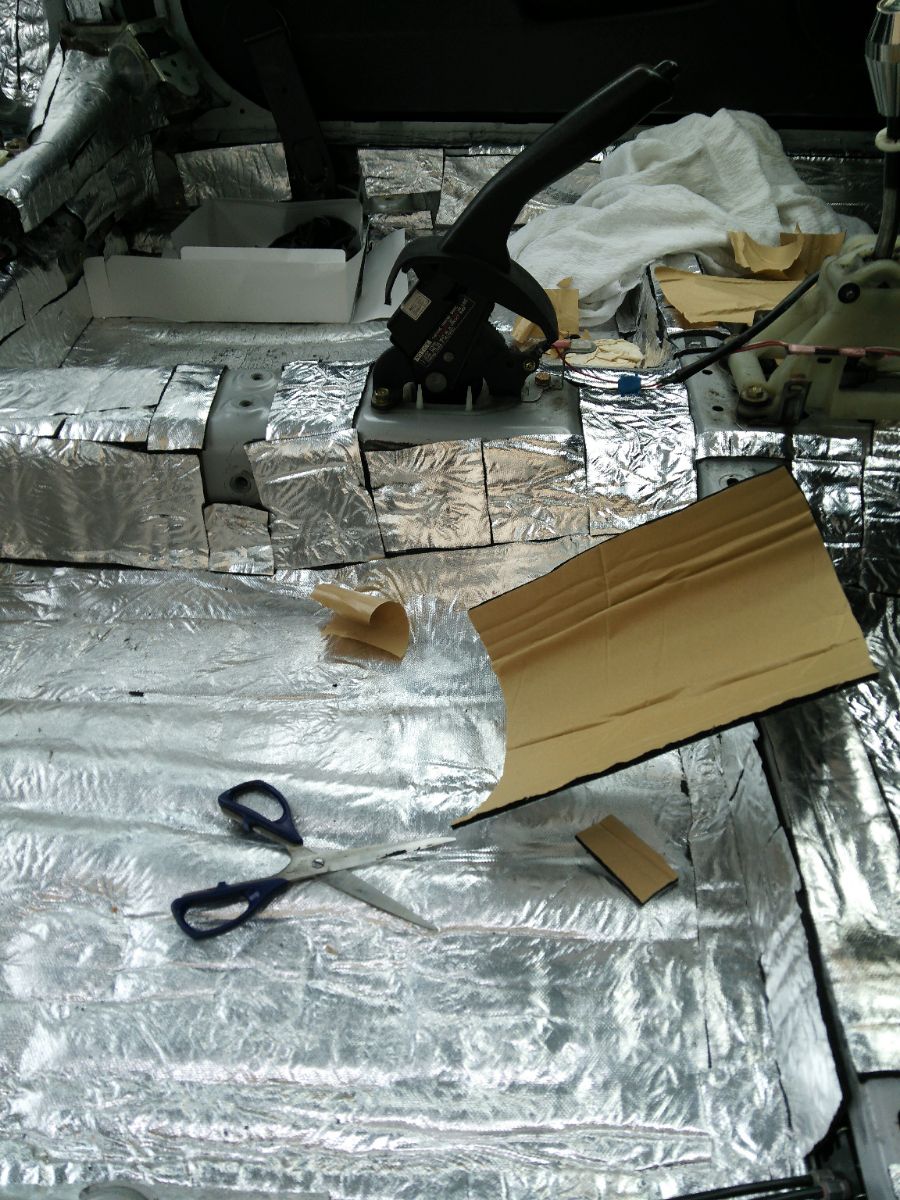 吸音スポンジシート 特厚20枚セット 裏糊付き10ミリ厚 30×50センチ