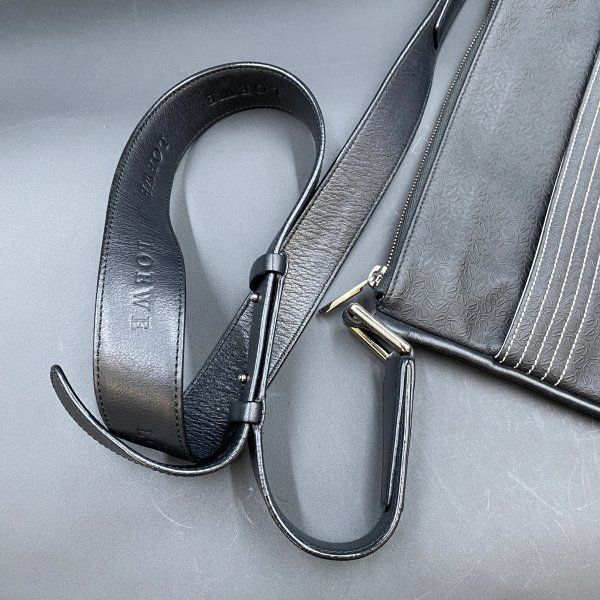 G0822 LOEWE ロエベ ショルダーバッグ サコッシュ メンズ G0822 LOEWE ロエベ ショルダーバッグ サコッシュ メンズ