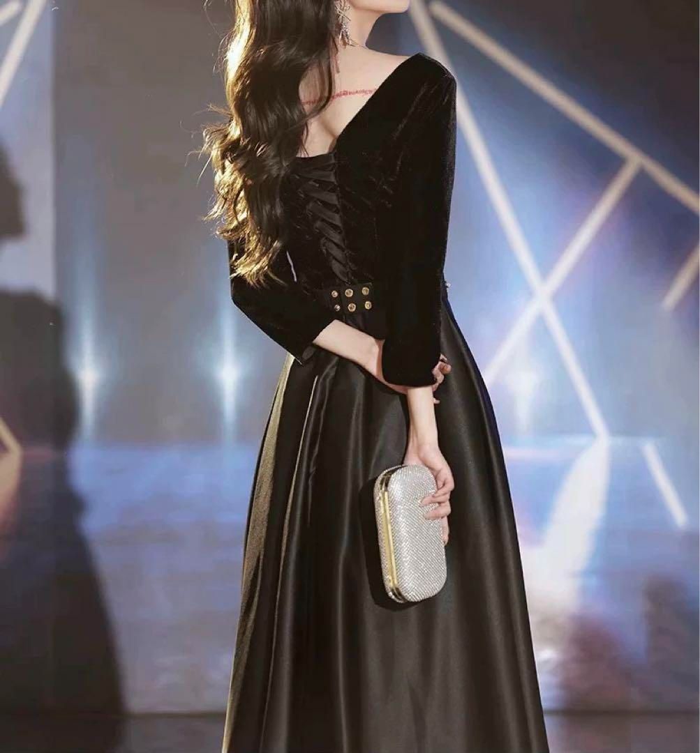 ウエストのビジューがオシャレなブラックの長袖イブニングドレス ウエストのビジューがオシャレなブラックの長袖イブニングドレス