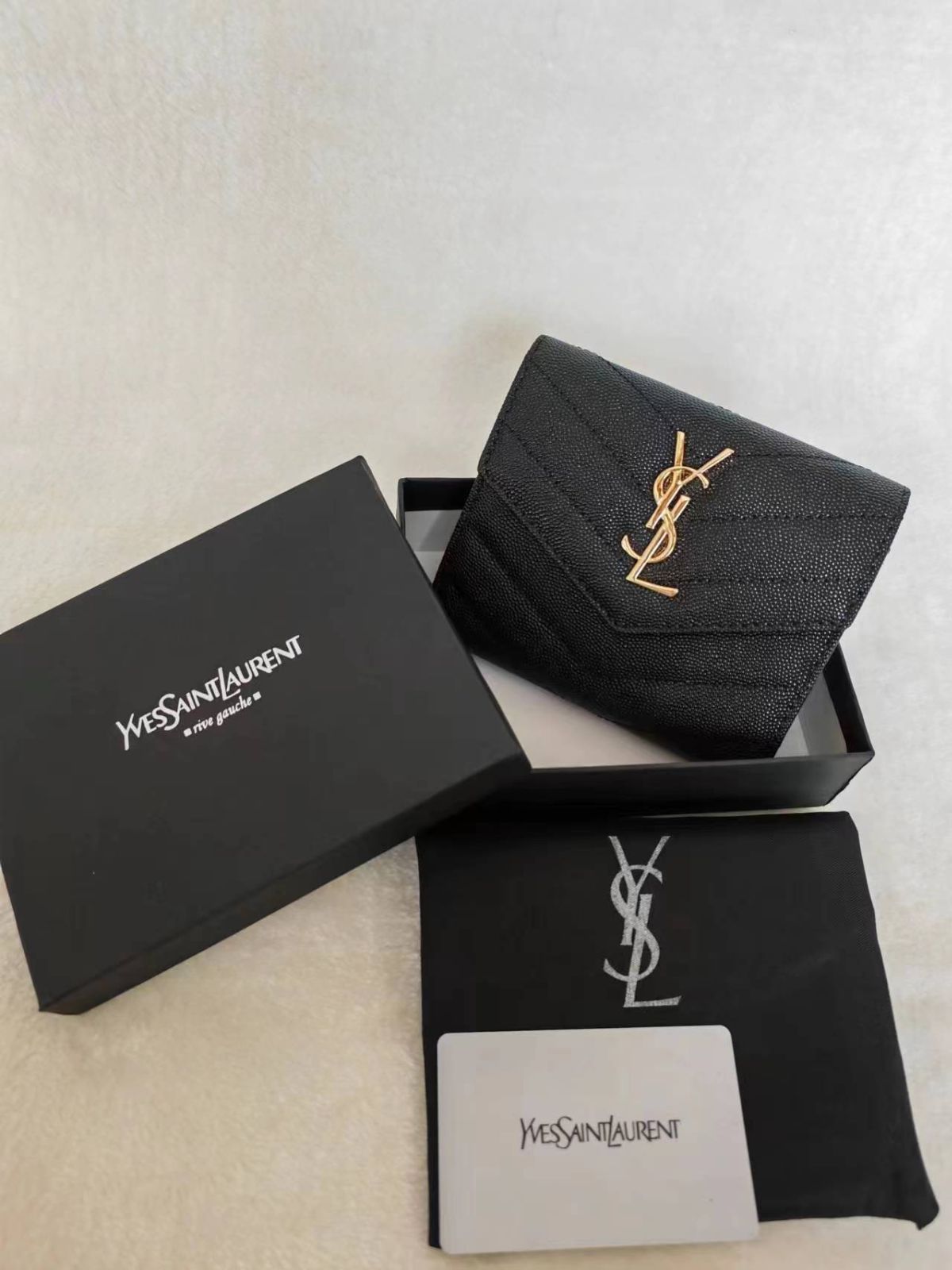 サンローラン SAINT LAURENT 三つ折り財布