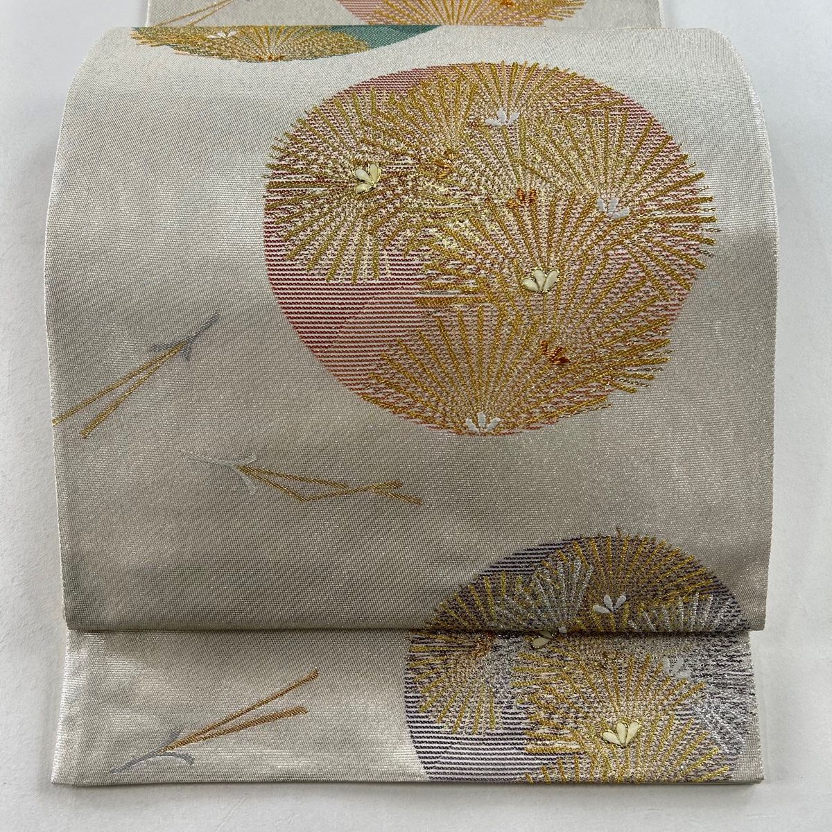 袋帯 名品 松 松葉 金銀糸 箔 銀色 お太鼓柄 正絹 【中古