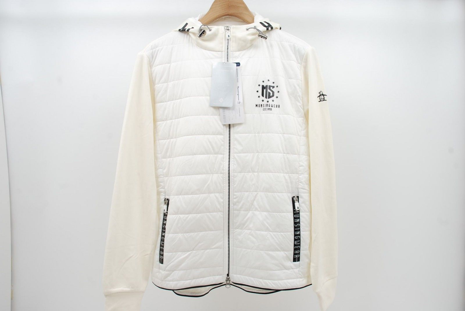 ゴルフ 未使用品 レディース マンシングウェア Munsing wear パーカー 