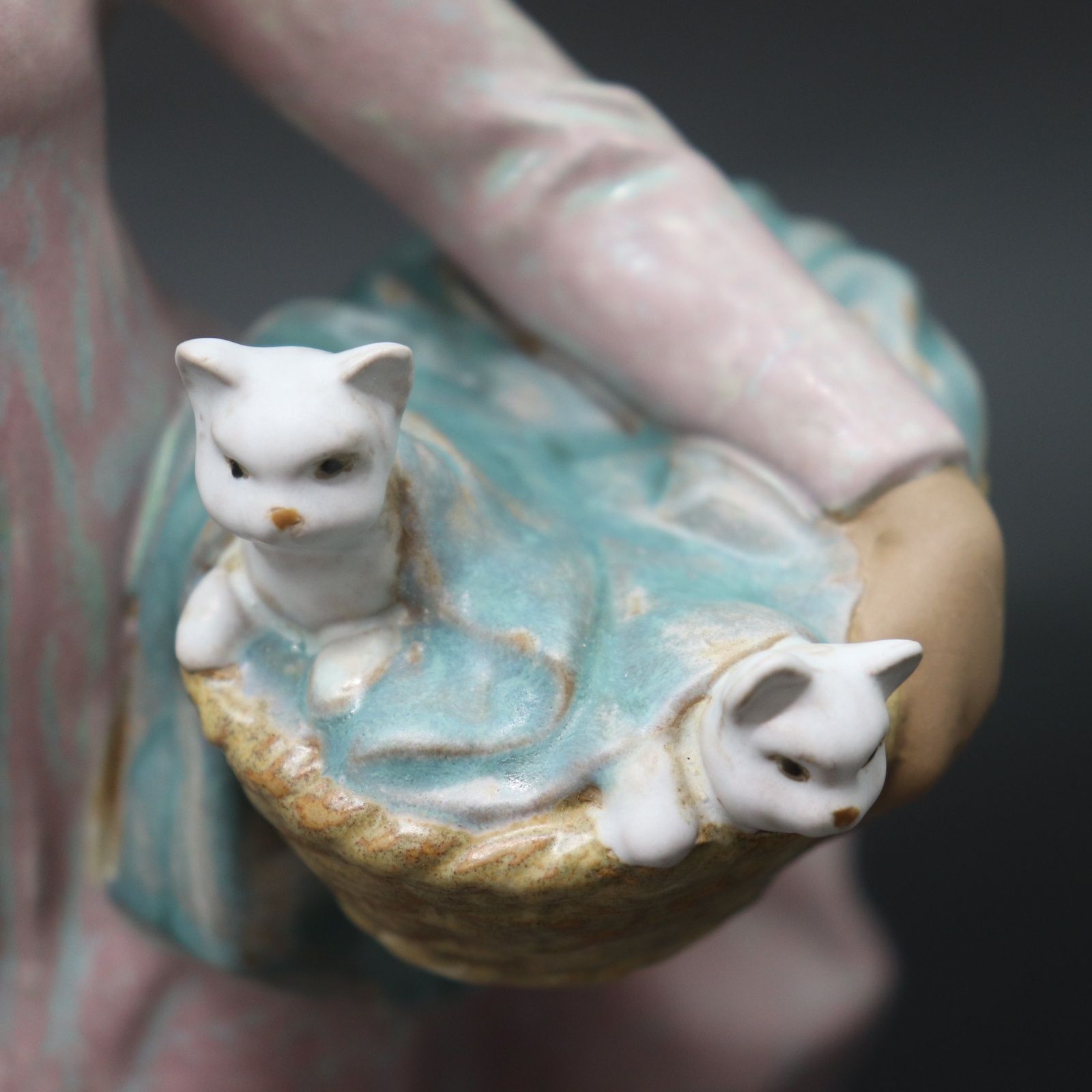 ITER3K94RU8O LLADRO リヤドロ バスケットを持つ少女と3匹の猫 高品質