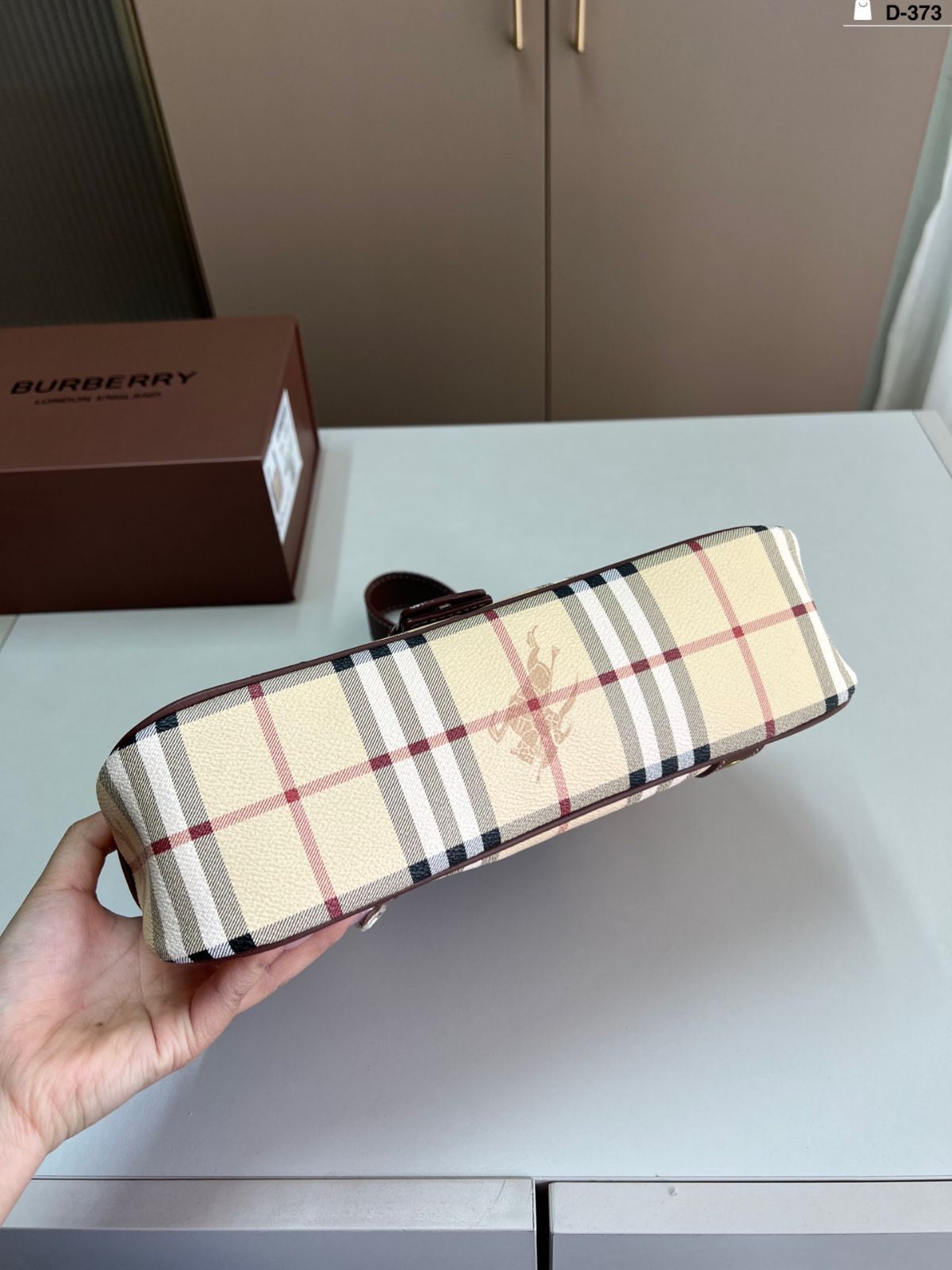 Burberry ショルダーバッグとアンダーアーバッグ -MM輸入 - メルカリ