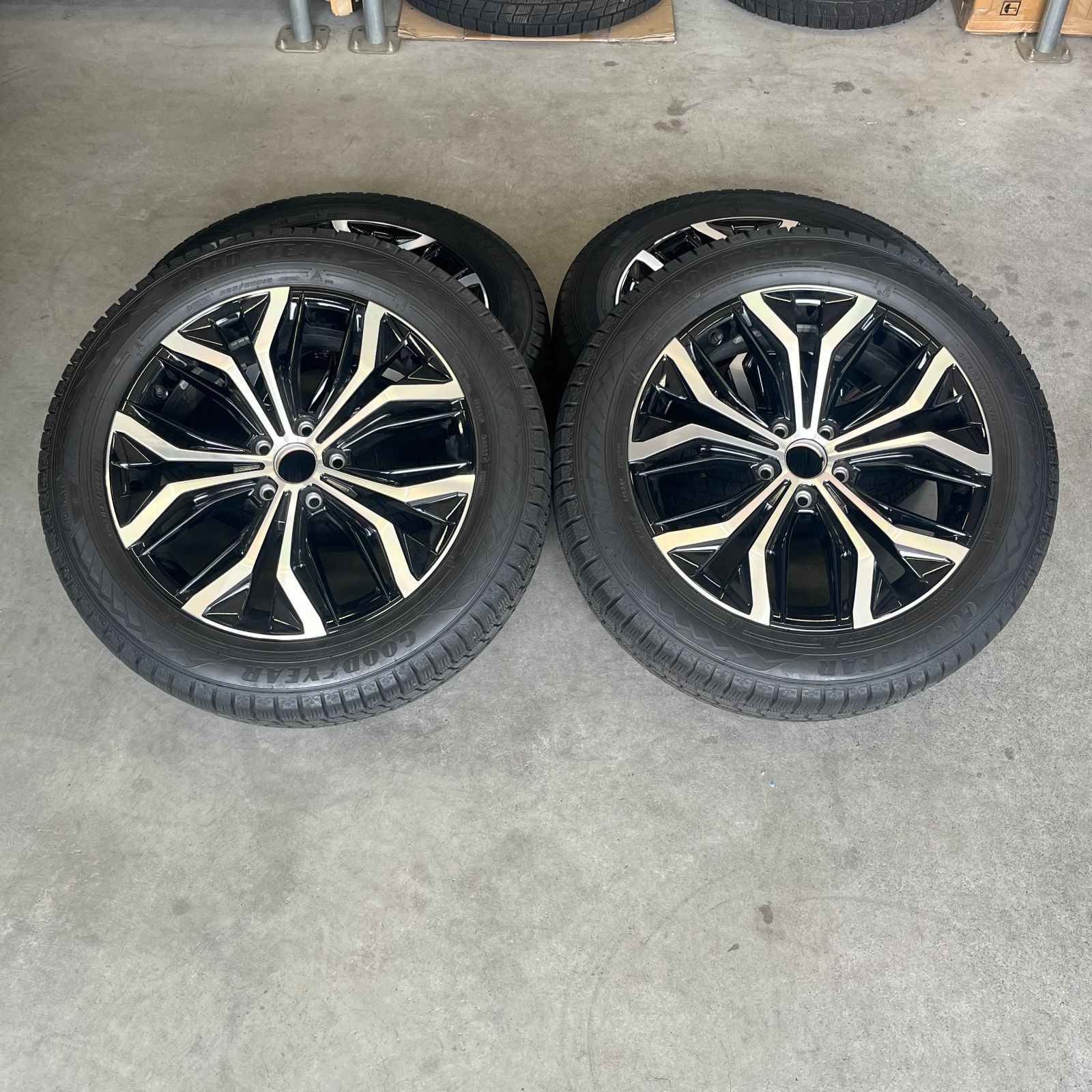 クラウン クロスオーバー 225 55 19 スタッドレスタイヤ アルミホイール D-10