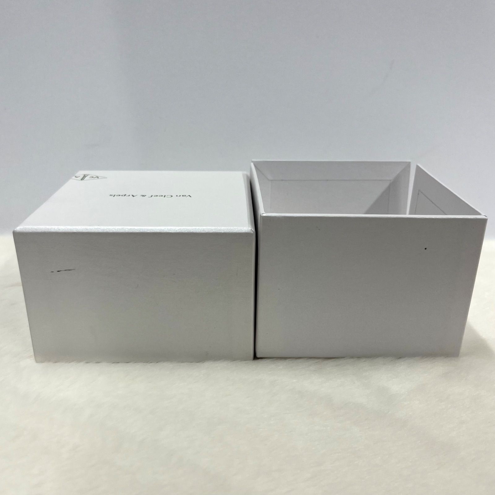 【美品】Van Cleef & Arpels、ポーチ、リボン付き　空箱 美品】Van Cleef & Arpels、ポーチ、リボン付き 空箱