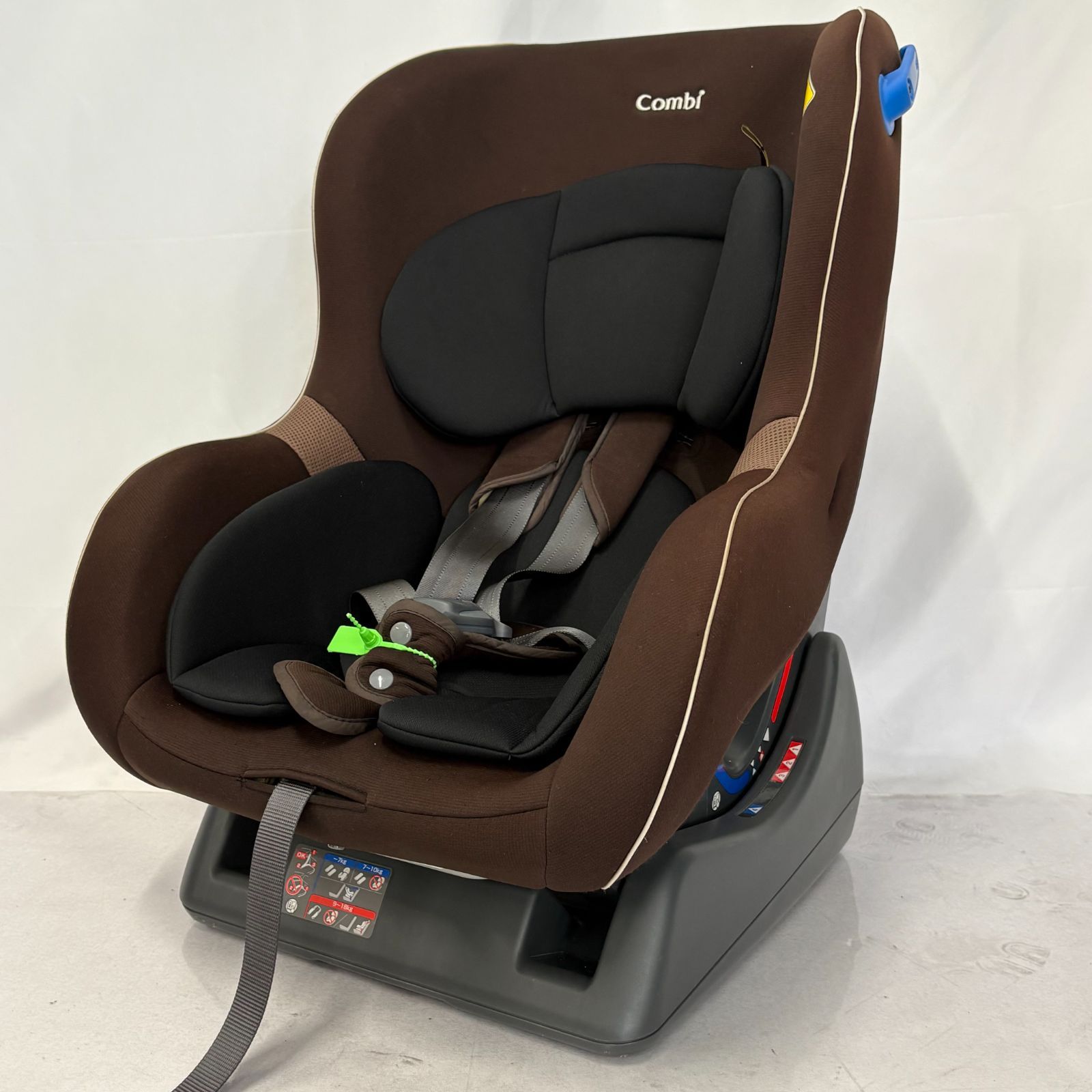 Combi チャイルドシート 新生児 新生児から 新生児から4歳