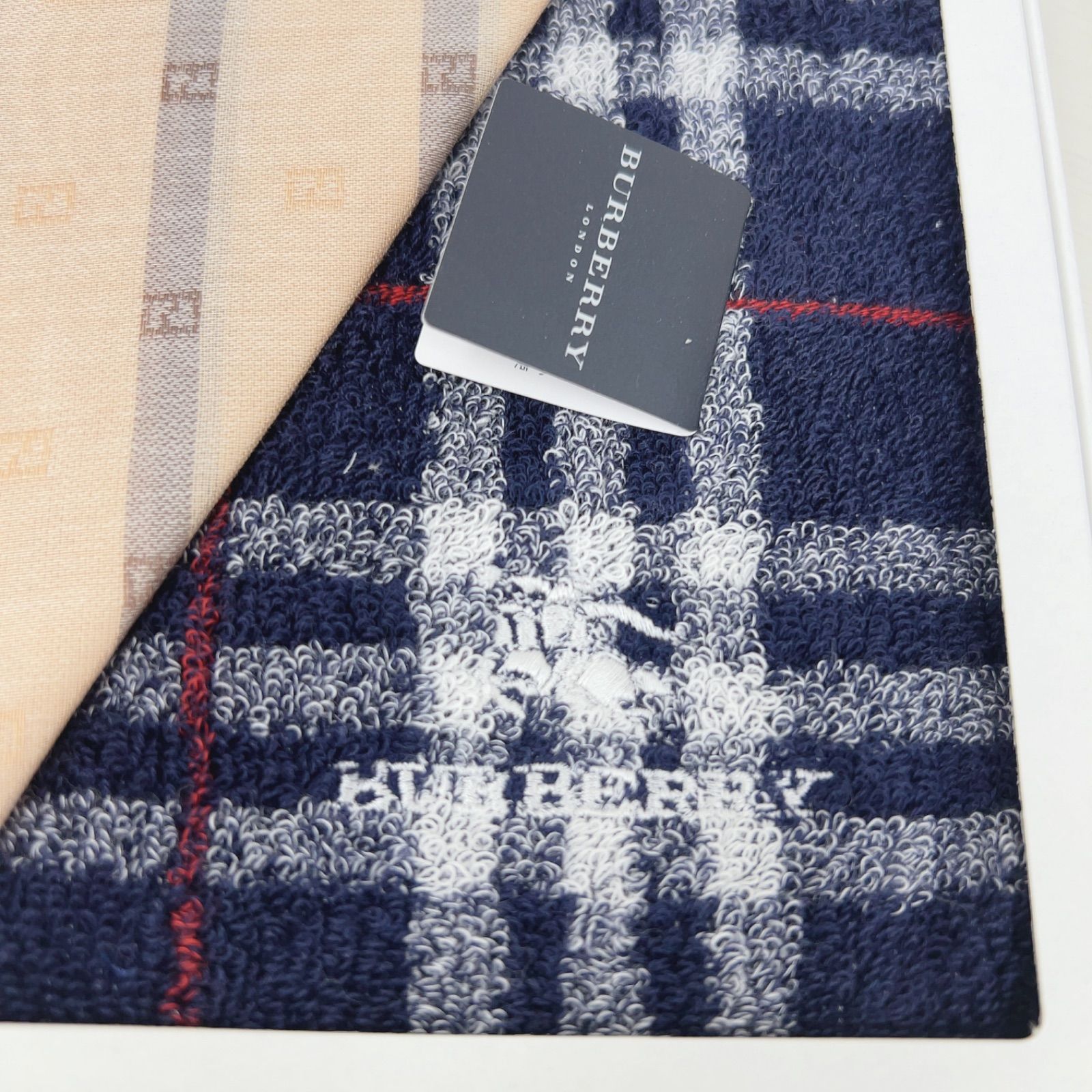 新品あり‼️ ハンカチ6点まとめ売り　FENDI CELINE BURBERRY 新品あり‼️ ハンカチ6点まとめ売り FENDI CELINE BURBERRY 1スタ