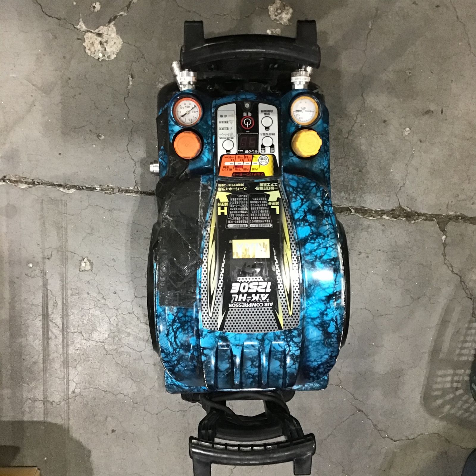 ▲ MAX マックス AK-HL1250E スーパーエアコンプレッサー 高圧 エアコンプレッサー ジャンク ▲ マックス(MAX) 45気圧エアコンプレッサ高圧・常圧エア取出口計4箇所 AK-HL1250E