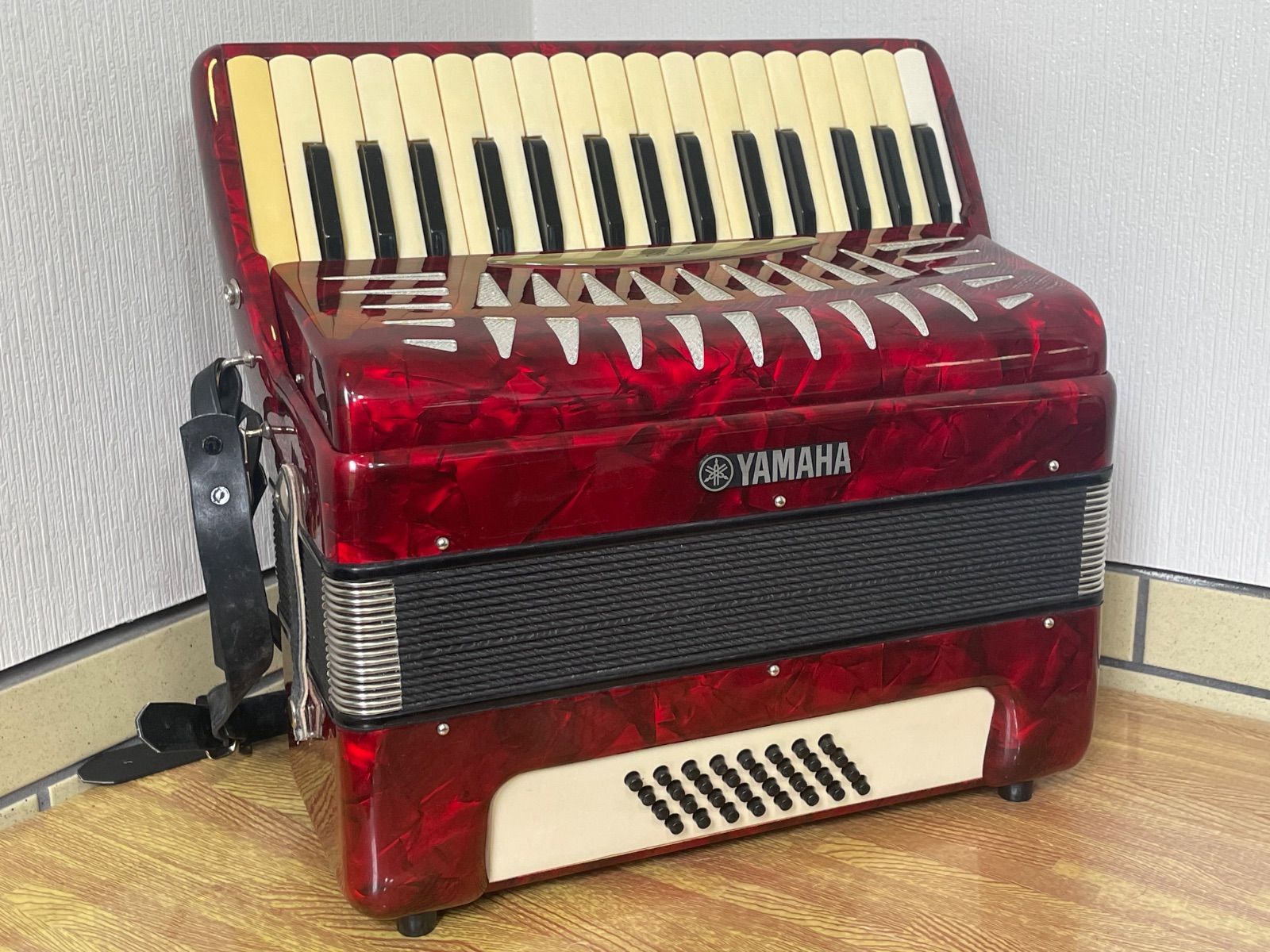 YAMAHA ヤマハ アコーディオン YA-32 独奏用 32鍵盤 32ベース ケース 取扱説明書付