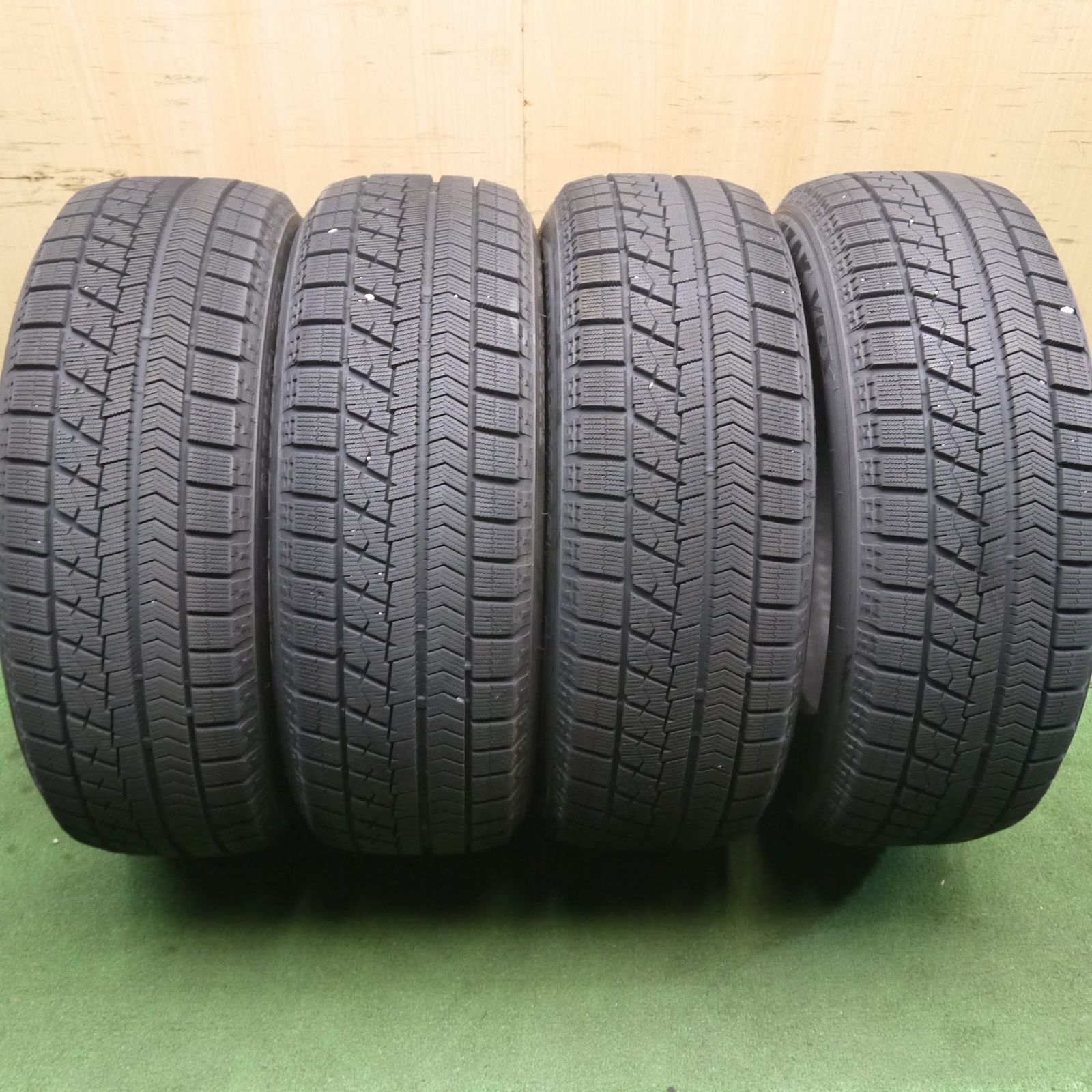 送料無料]バリ溝！9.5分☆スタッドレス 215/60R16 ブリヂストン