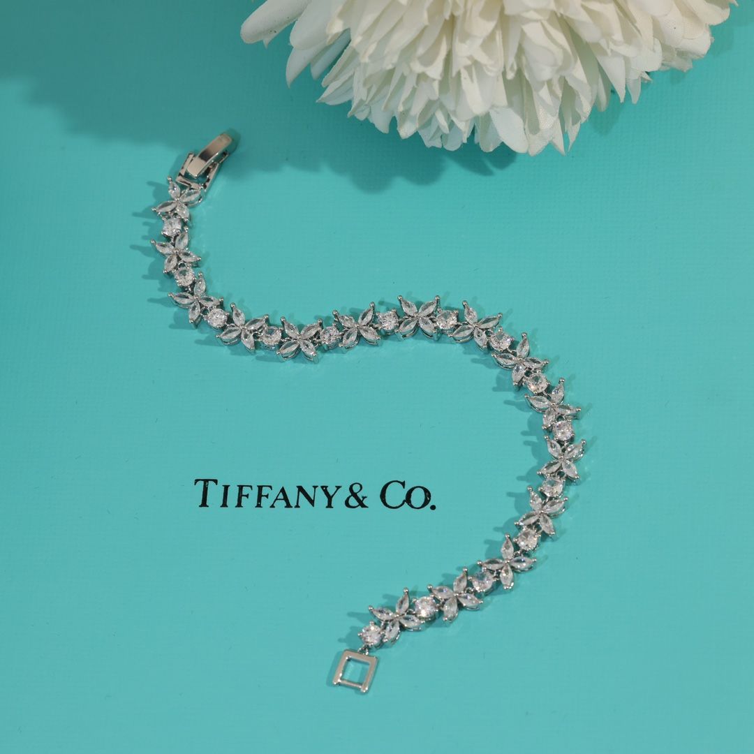 新品未使用】TIFFANY&Co.(ティファニー) フラワーモチーフ ...