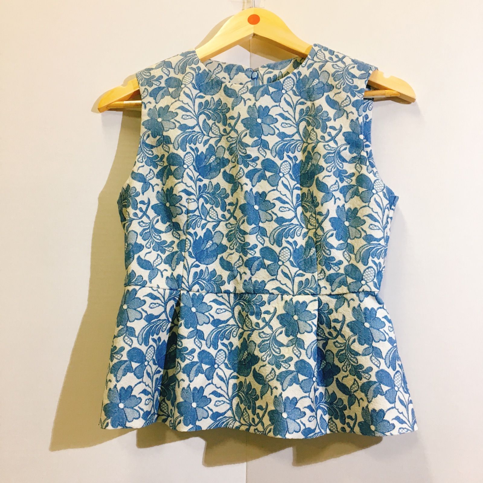 美品！LOULOU WILLOUGHBY ルルウィルビー 花柄ブラウス 2