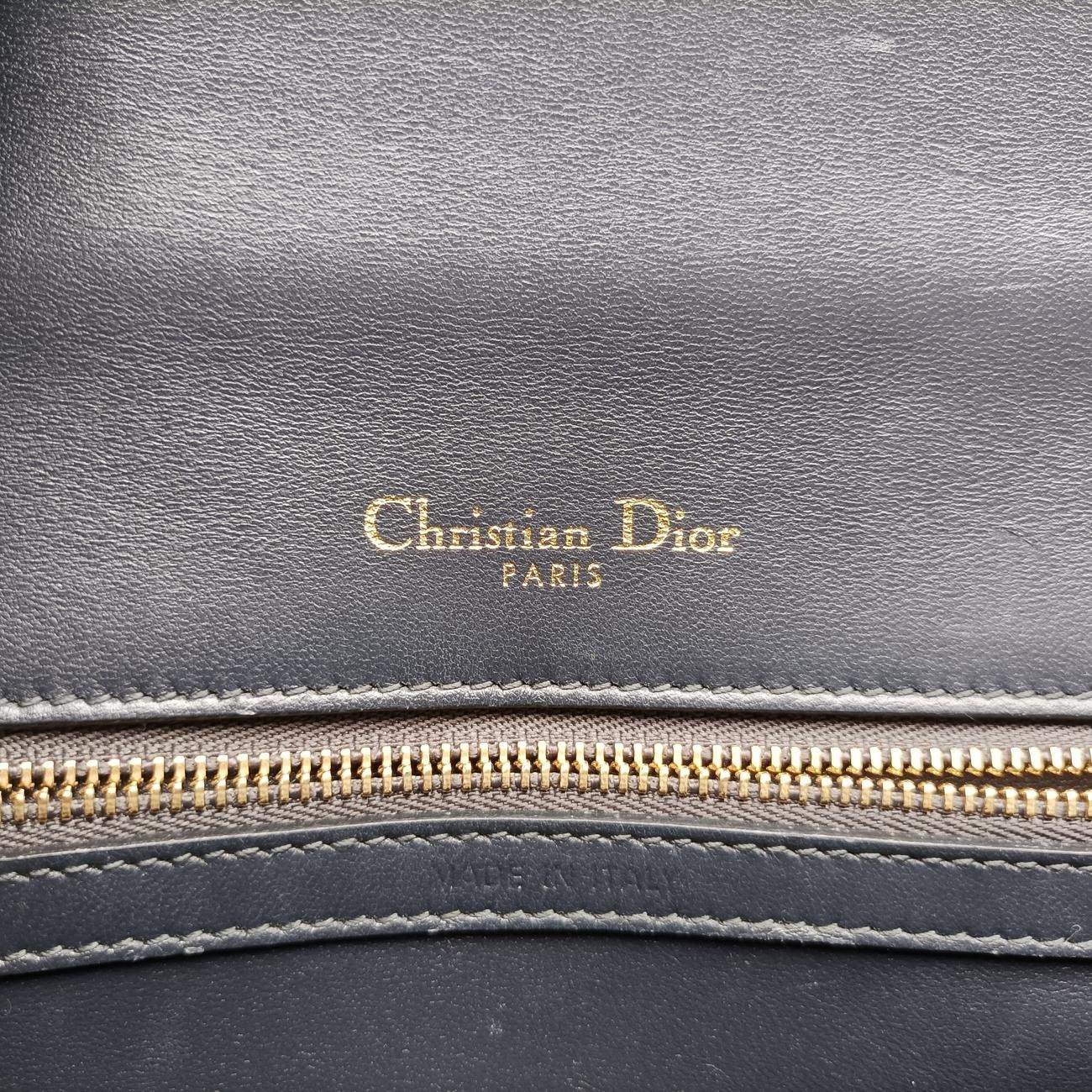 Diorディオラマ ゴールド