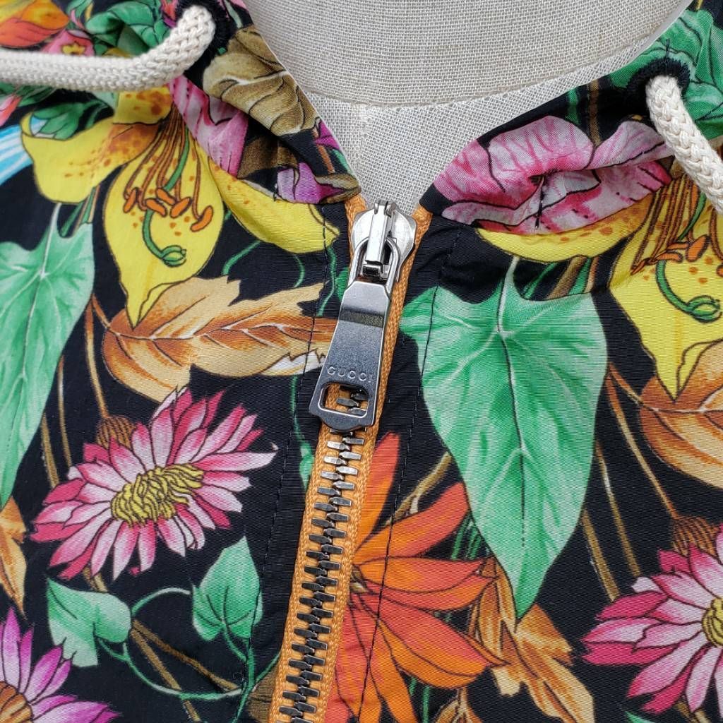 GUCCI 花柄ナイロンジャケット　フローラルプリント GUCCI フローラ ナイロンアウター 【公式通販】
