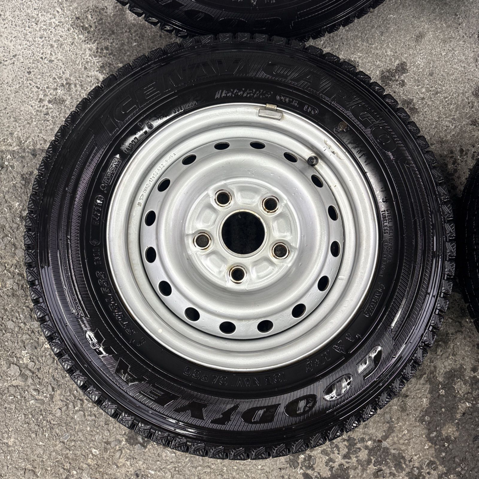 品質保証で 、高速配送！ バリ溝 タウンエース ライトエース 純正ホイールタイヤセット スタッドレス 抽象的な