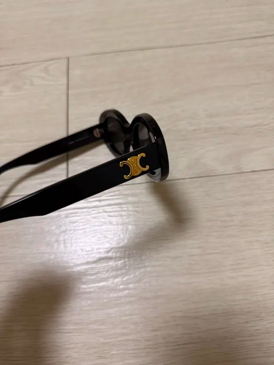 【専用】【美品】CELINE トリオンフ 01 サングラス アセテート ブラック トリオンフ XL 01 サングラス / アセテート - ブラック | CELINE