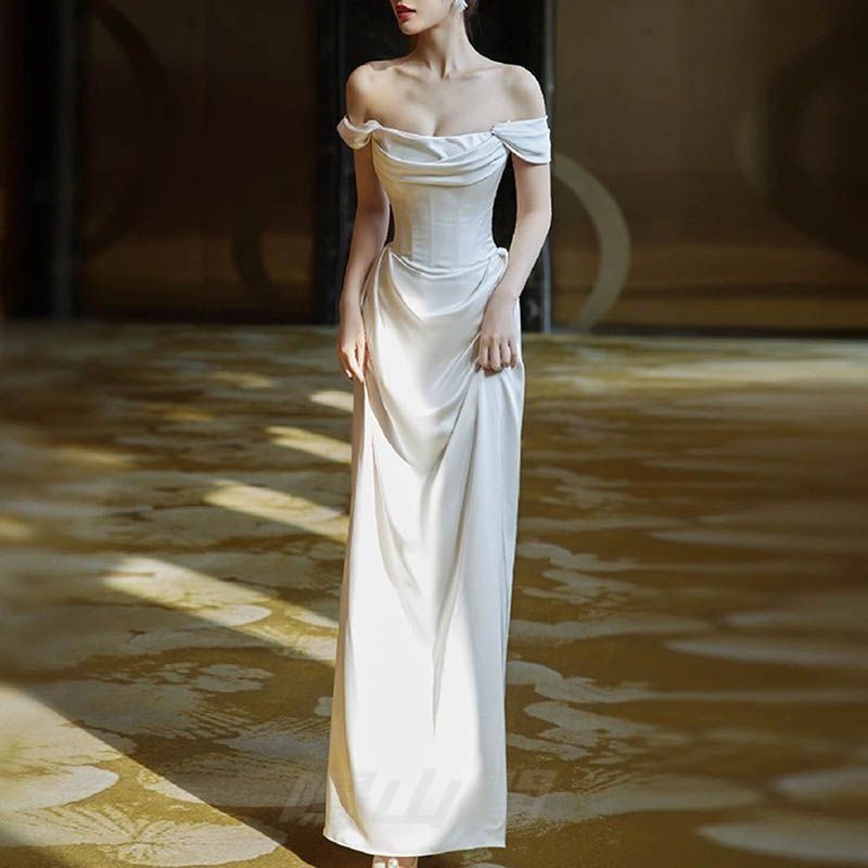 美中古品 デュア・リパ × ヴェルサーチェ レギンス Mサイズ レディース