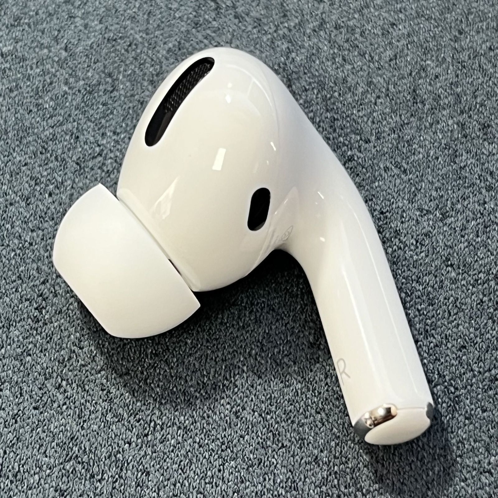 AirPods Pro (第1世代) 右耳（R片耳）のみ 新品 Apple - メルカリ