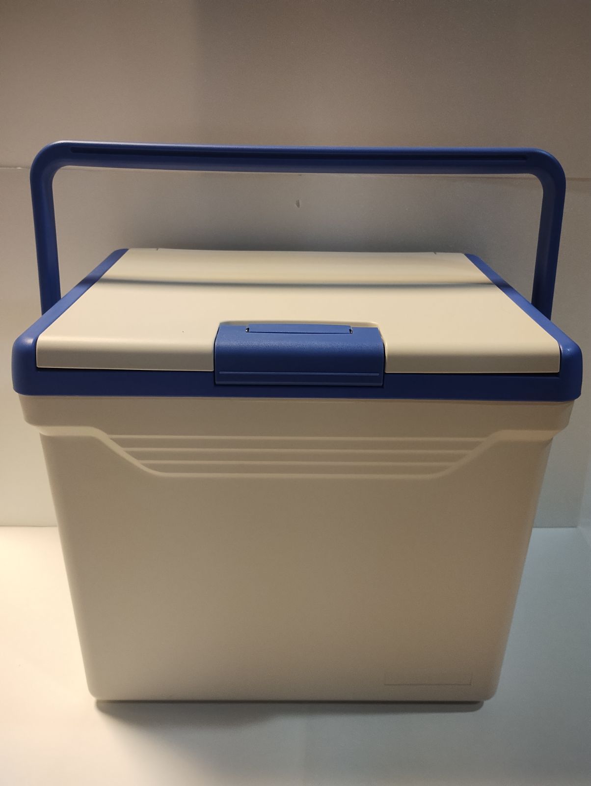 新品未使用】 TUPPERWARE タッパーウェア クーラーボックス dd25f3 - メルカリ