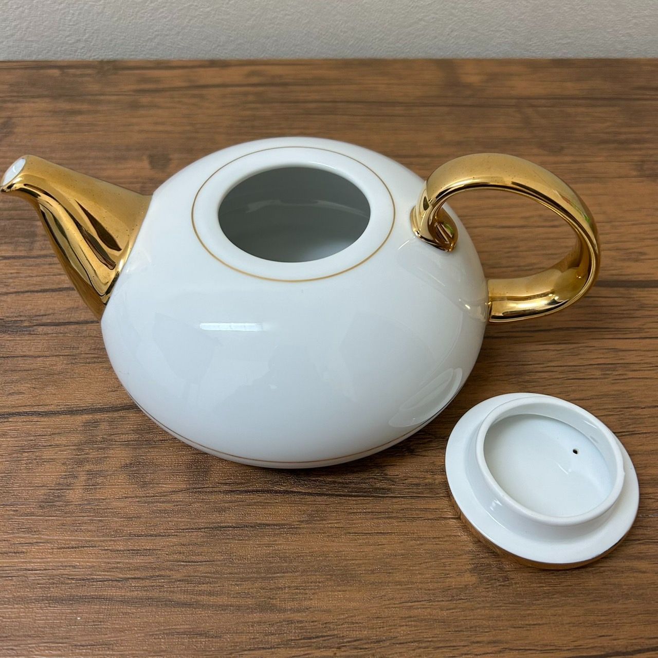 ノリタケ　ムレスナmlesna ティーセット　ゴールド 美品 ムレスナ mlesna ティーポット ホワイト ゴールド 希少