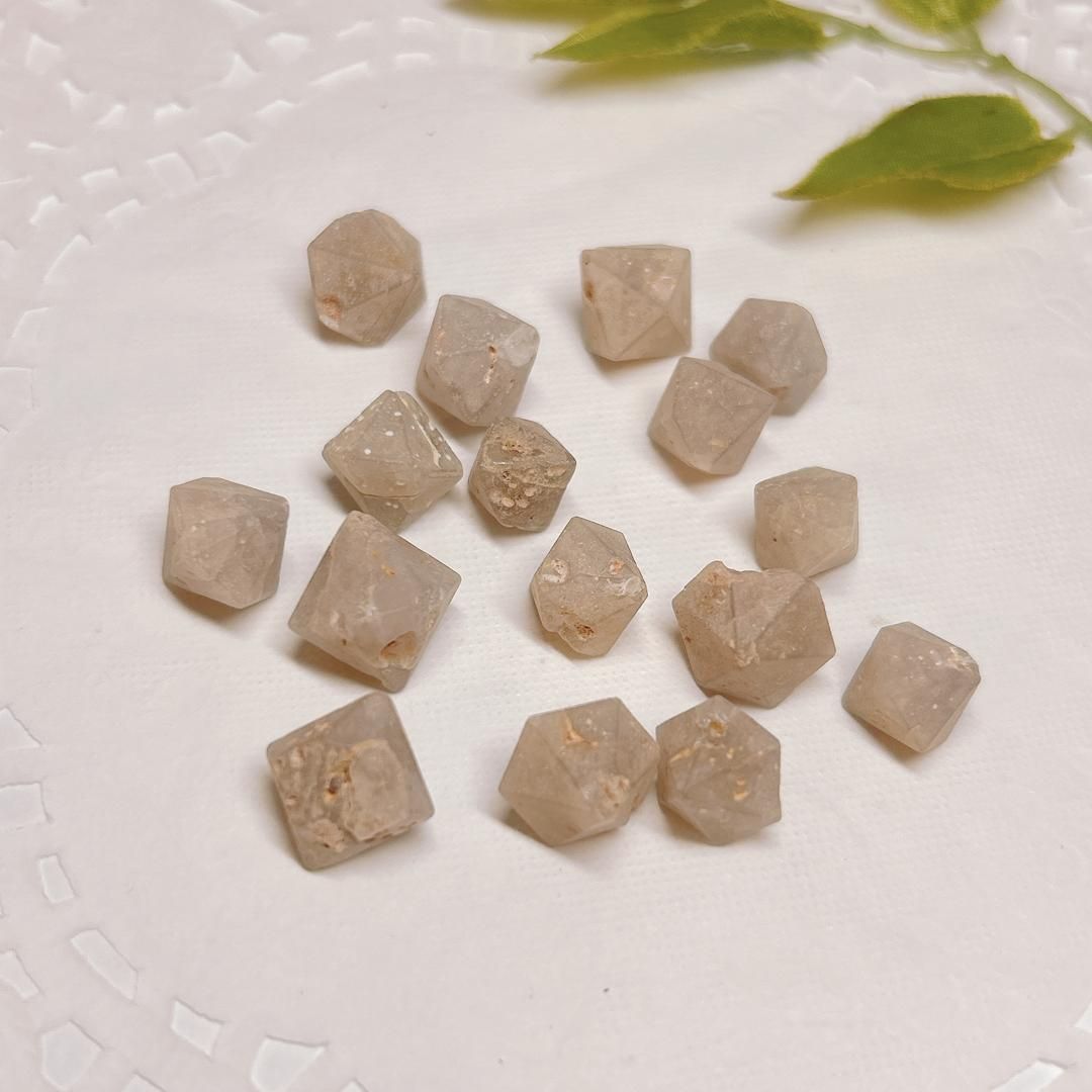 E14168】ベータクォーツ 高温水晶 β-Quartz 水晶 クォーツ クリスタル