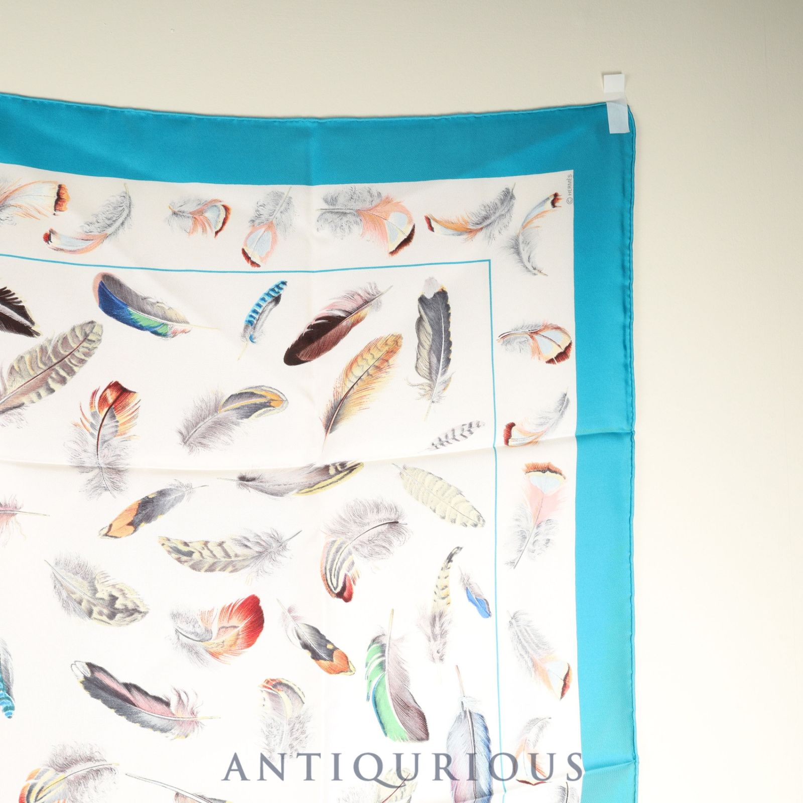 HERMES/エルメス カレ90 羽根装飾 スカーフ j_090 楽天市場】エルメス HERMES スカーフ カレ 90 カレ90 羽と羽飾り