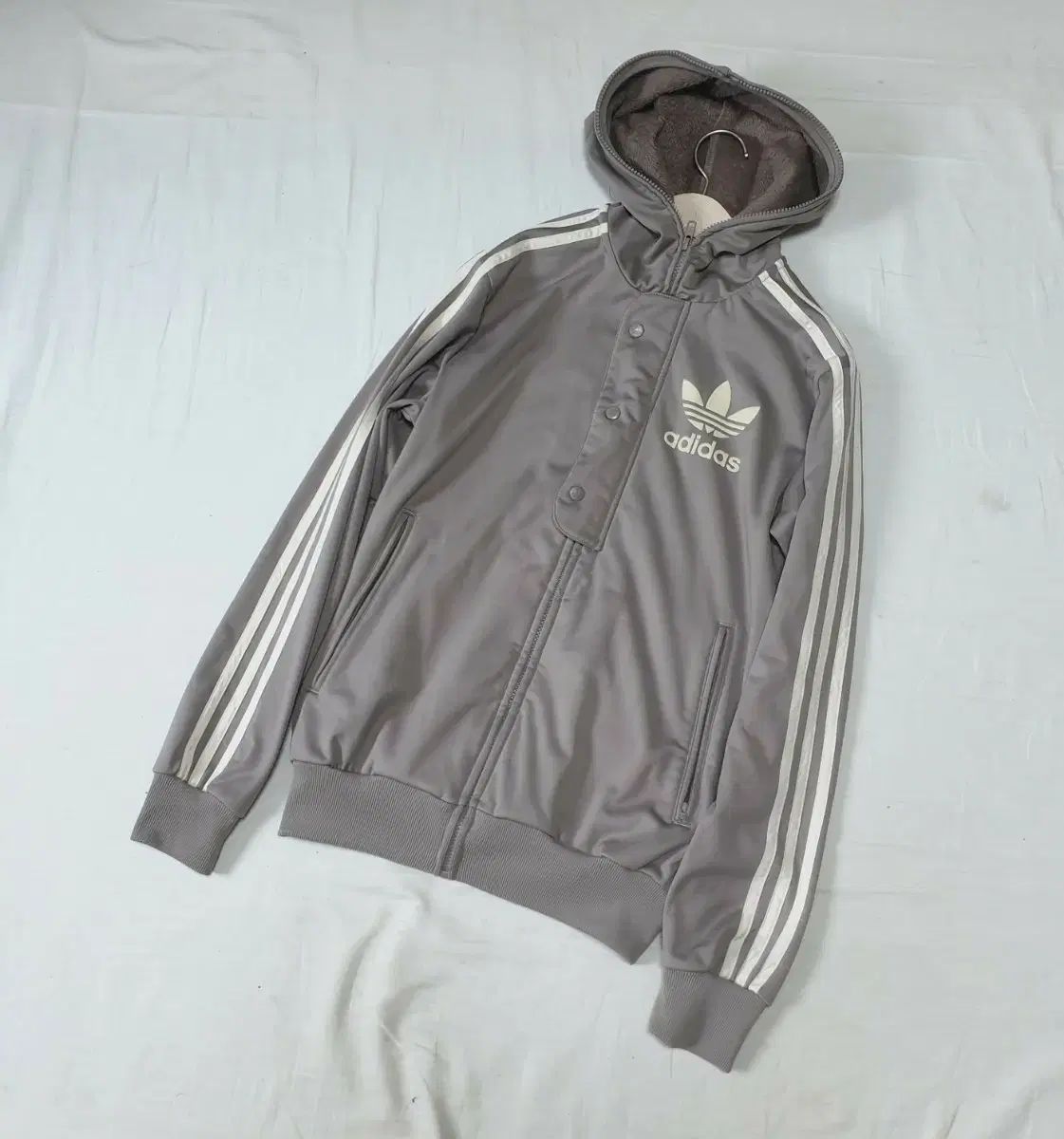 アディダス リサイクル ユニーク フードジップアップ