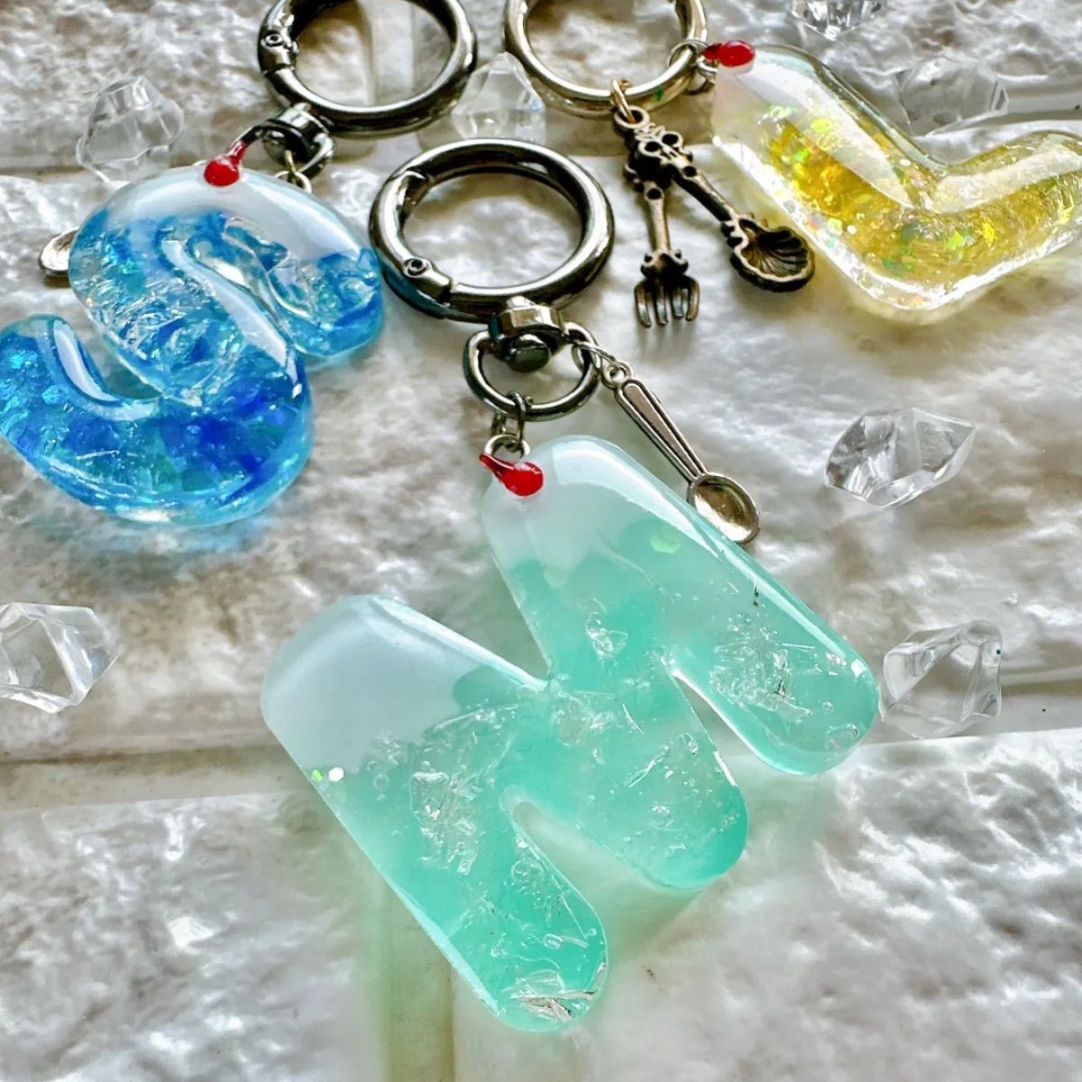 イニシャル キーホルダー【クリームソーダ】ハンドメイド レジン