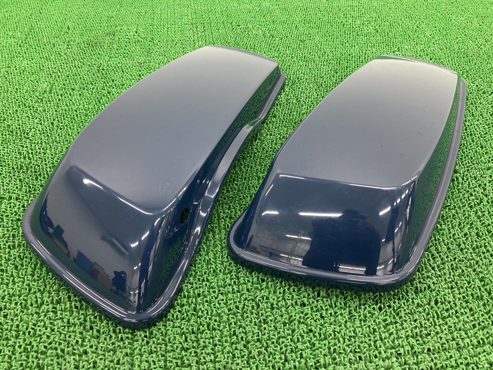 FLTRXS1870 パニアケースリッドカバー 左右 ビリアードブルー 90200411/90200413 ハーレー 純正 割れ欠け無し 品薄 希少品 【中古】 5 FLTRXS1870 パニアケースリッドカバー 左右 ビリアードブルー 90200411