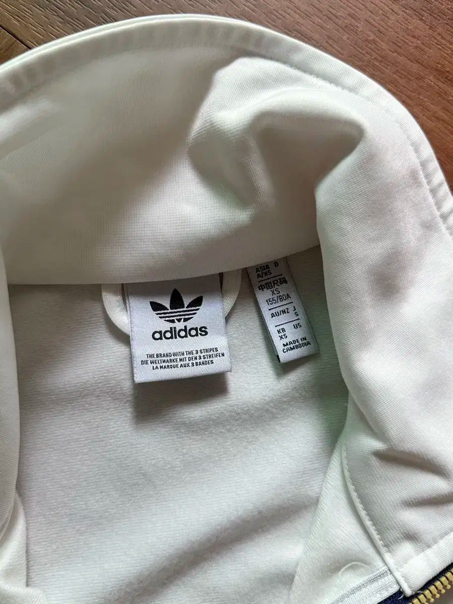 adidas アディダス