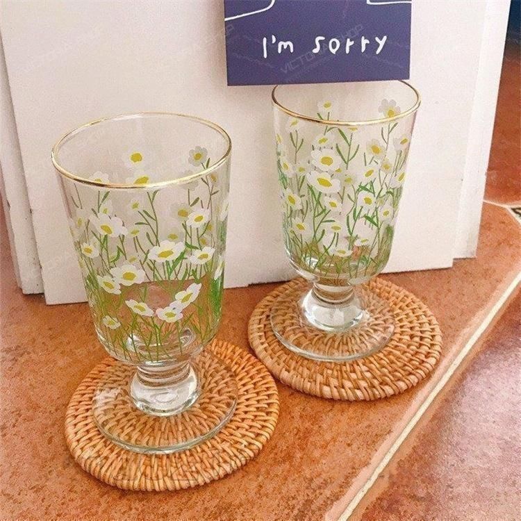 大桃さんの花柄のガラスカップ 新品?未使用】 グラスコップ 台付グラス カップ ガラスカップ