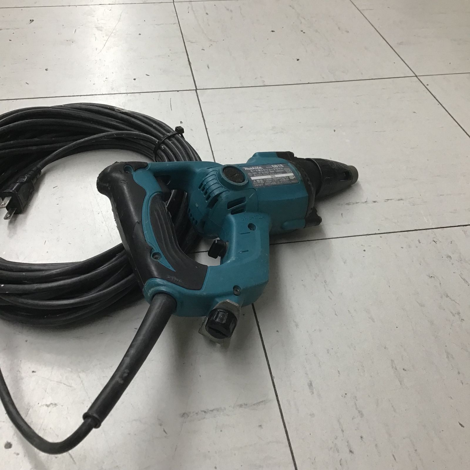 Makita - マキタ スクリュードライバー6817 スクリュードライバ | 株式会社マキタ