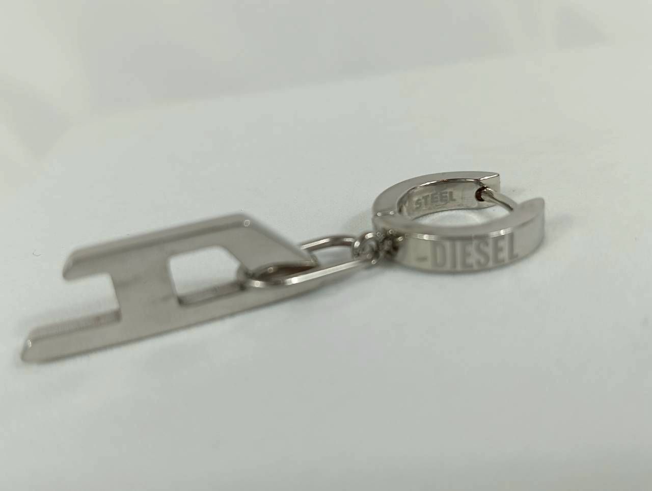 DIESEL ディーゼル ピアス 片方のみ 箱有 シルバー DIESEL