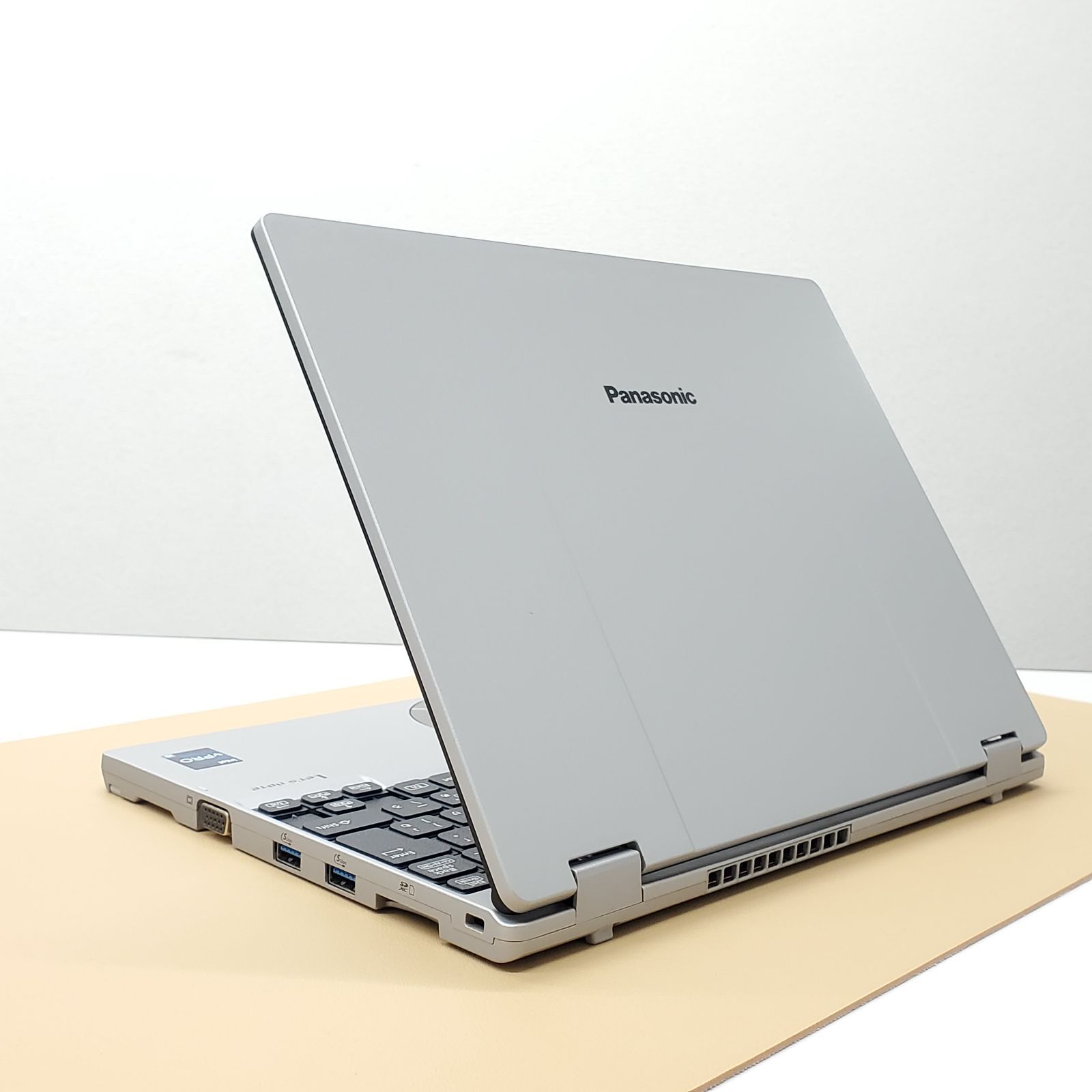 12.4型ノートパソコン 製