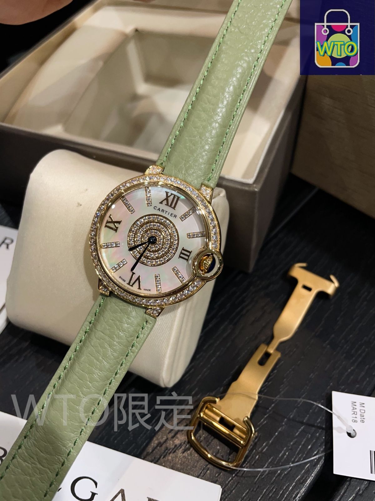 今日 Cartier カルティエ ブルーバルーン デ カルティエ スワロフスキークリスタルダイヤモンドを文字盤に使用