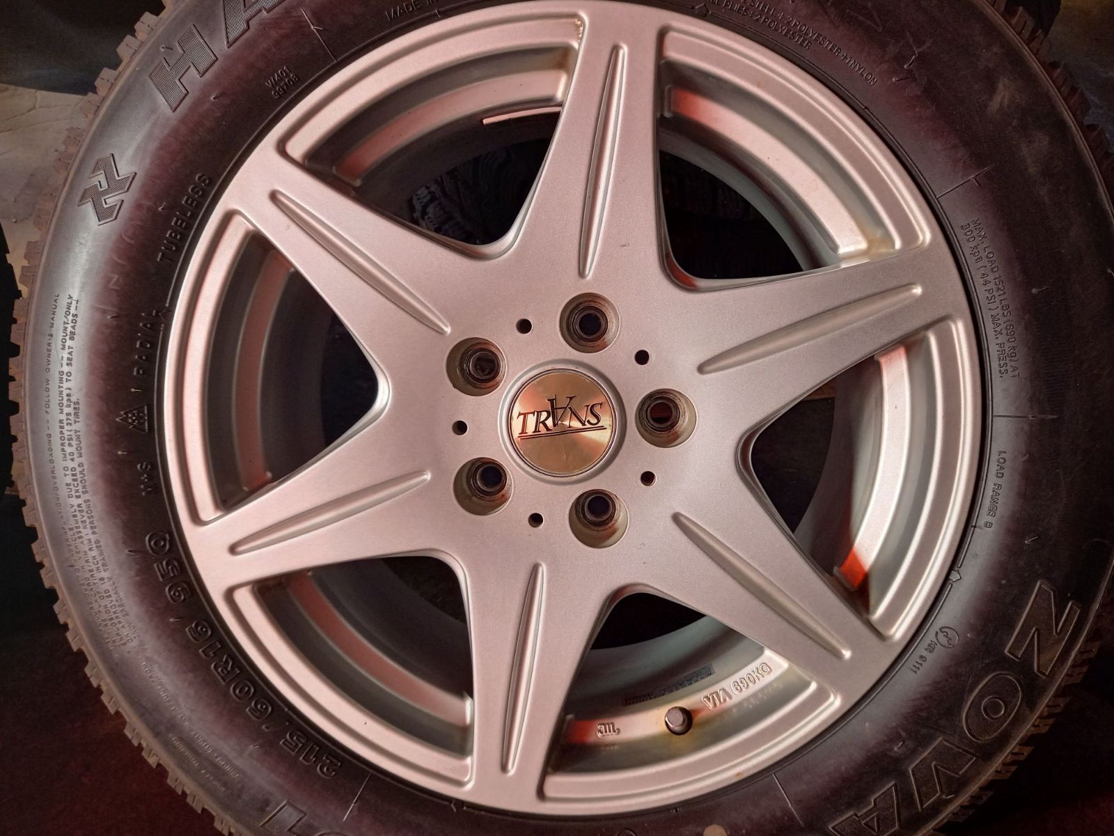 スパイクタイヤアルミ付 215/60R16 6.5J×16 5H114.3 4本セット