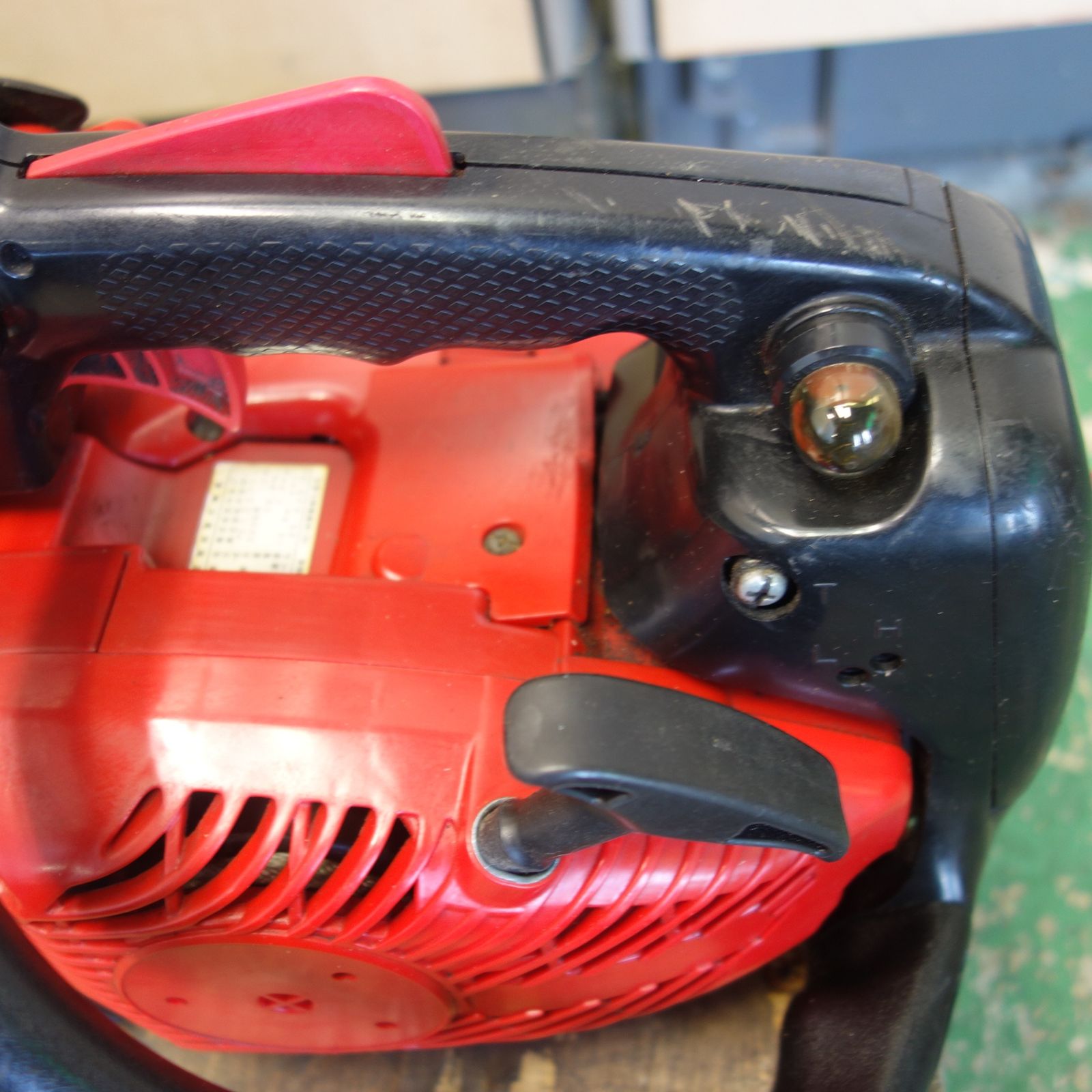 エンジンチェンソー　新ダイワ　Softスタート　E1227TS　素人確認ですが木切れました