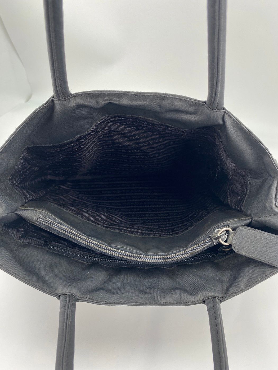 PRADA テスート トートバッグ シルバー金具 ナイロン B6244 9235 PRADA プラダ テスート 三角ロゴプレート トートバッグ シルバー