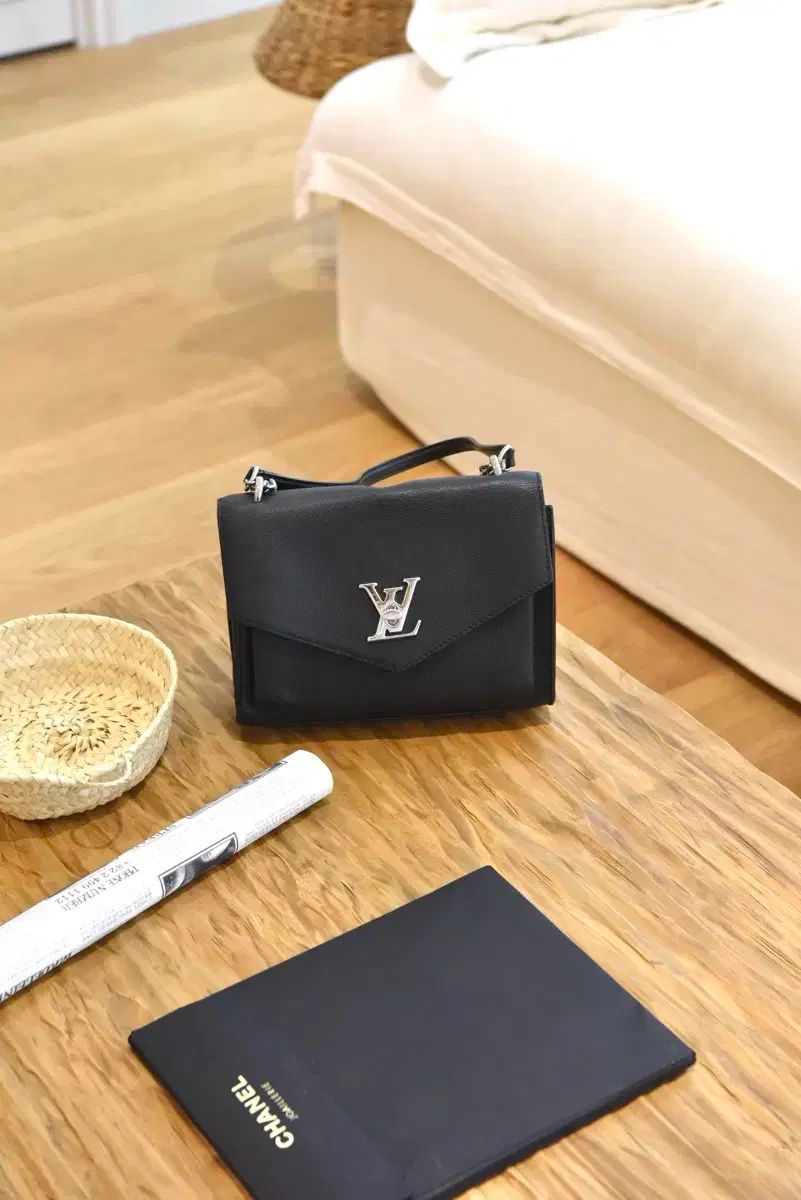美品 ルイヴィトン レザー ウエスト ベルト 太め ブラック ロック 金具. Louis Vuitton(ルイヴィトン) カーフレザー マイロックミー