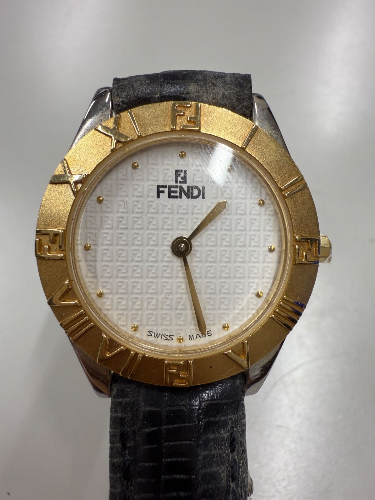 専用 FENDI シェル文字盤 ローマン ラウンド レディース腕時計 1188 楽天市場】【ウォッチ】FENDI フェンディ クラシコ 11Pダイヤ