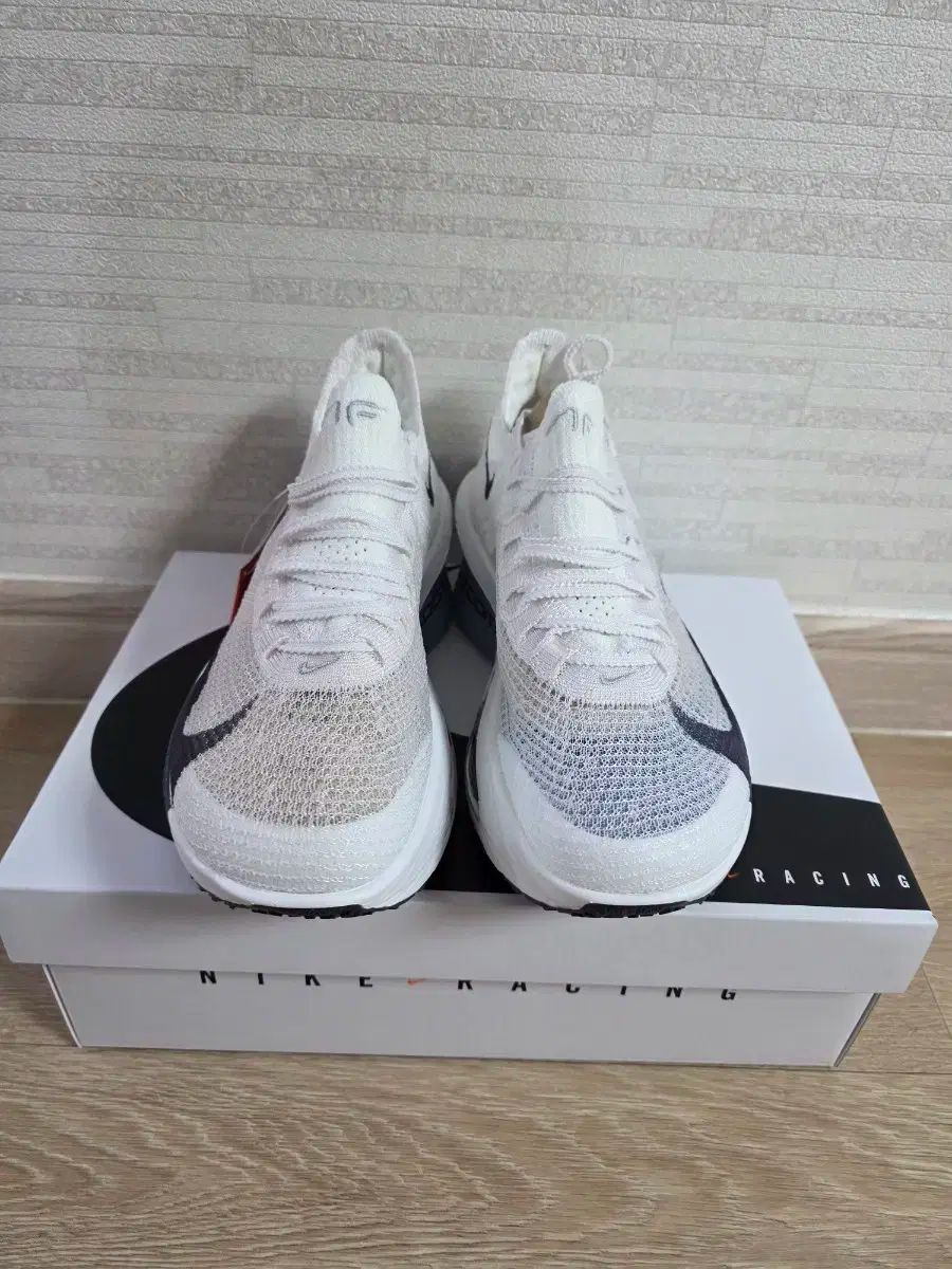 NIKE ナイキ